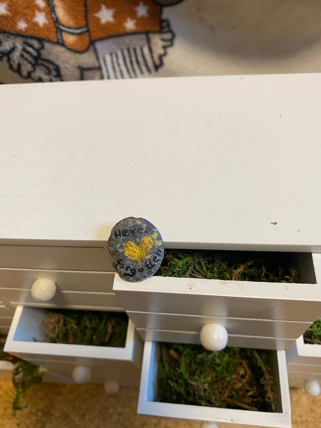 Deko Stein "Never Forgotten"