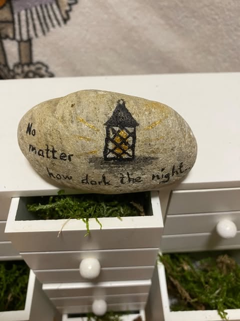 Deko Stein "No matter how dark the night" - personalisierbar