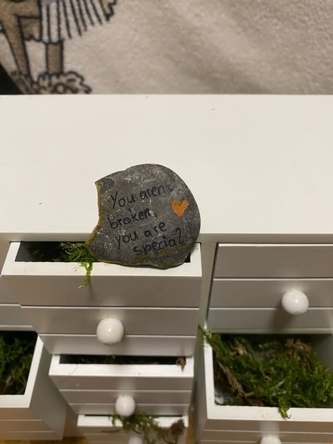 Deko Stein "You aren't broken.." (dark)