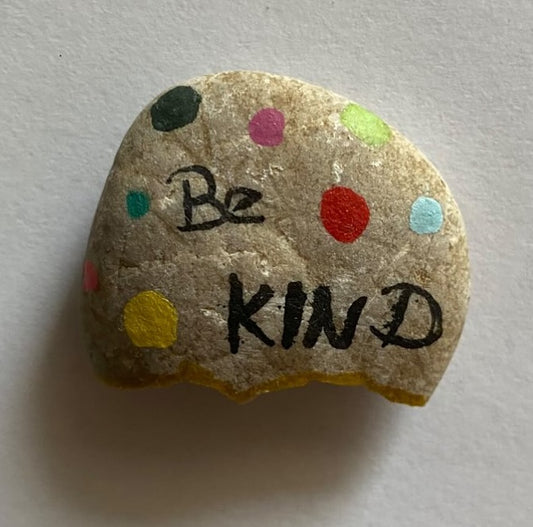 Deko Stein "Be kind" (coloured dots)