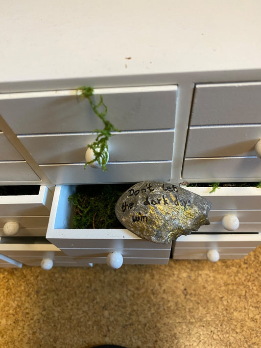 Deko Stein "Don´t let the dark days win"