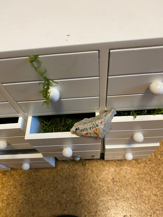 Deko Stein "Moms rock" (golden hearts)