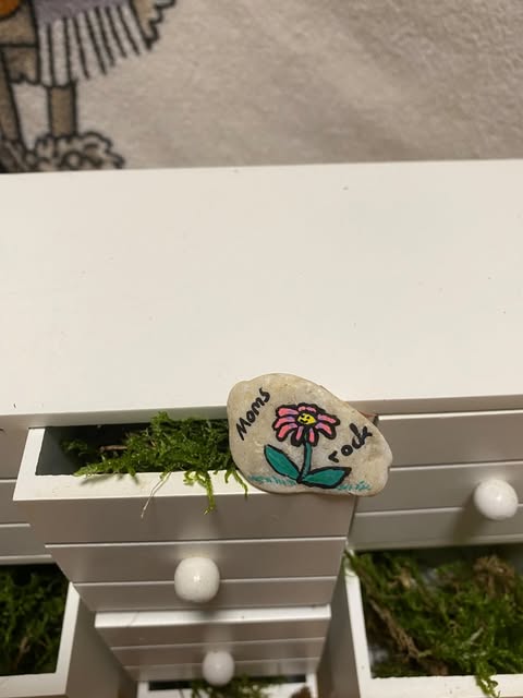 Decorative stone "Snailed it"