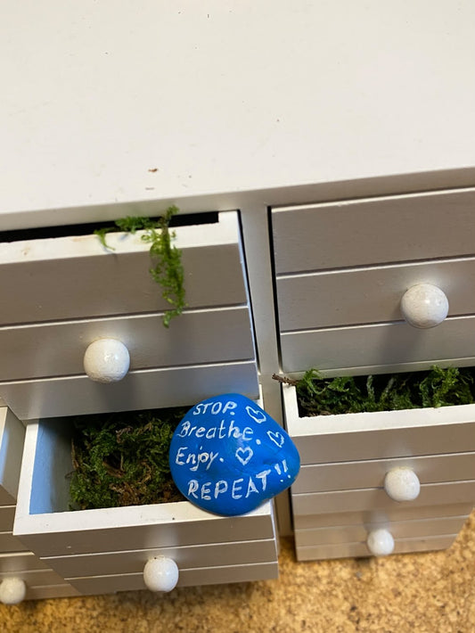 Deko Stein "Stop. Breathe..."