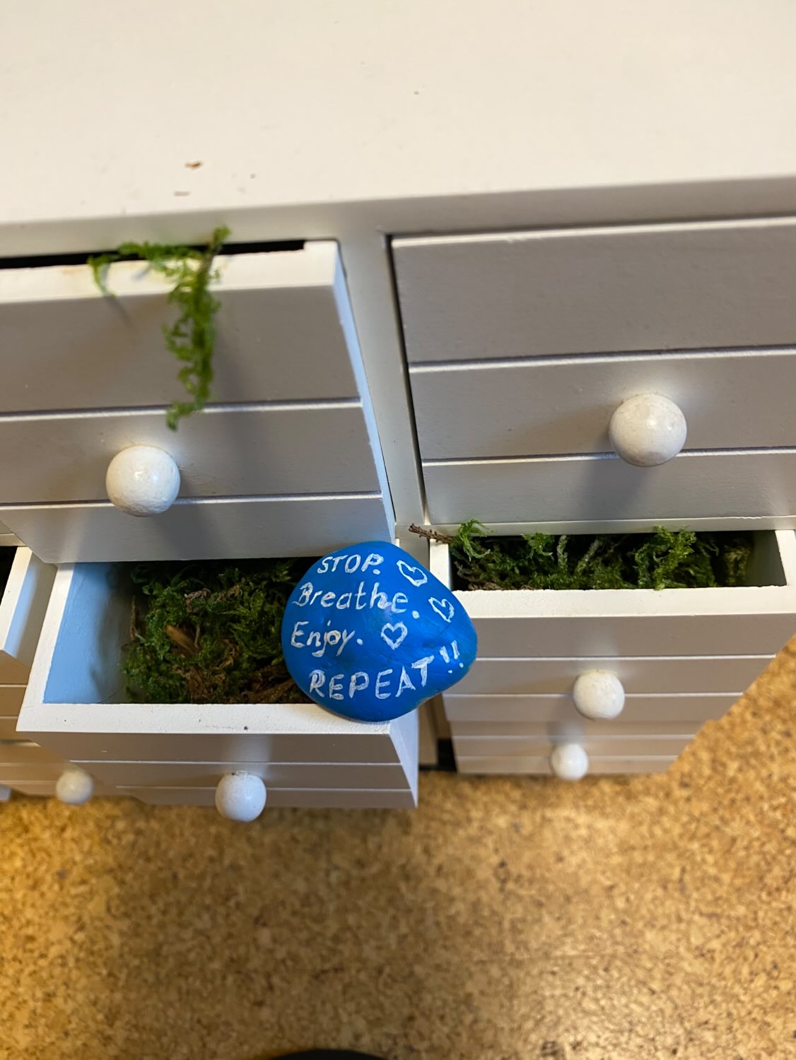 Deko Stein "Stop. Breathe..."